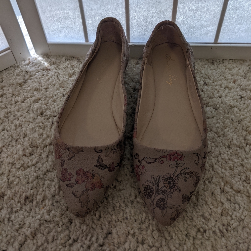 American Rag Pointed Ballet Flats - Picture 2 of 7